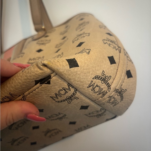 MCM Tote Bag - Picture 7 of 16